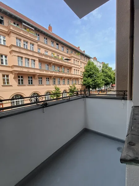 Erstbezug nach Sanierung - 2-Zimmer-Wohnung mit Balkon Wildenbruchstraße — photo 1
